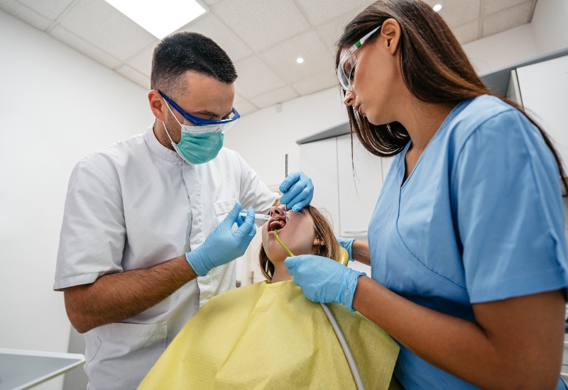 Dental implants and bridges for missing teeth restoration in Livonia, MI