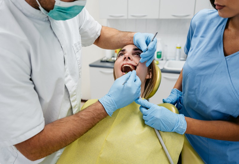 Dental extracting wisdom teeth in Livonia, MI